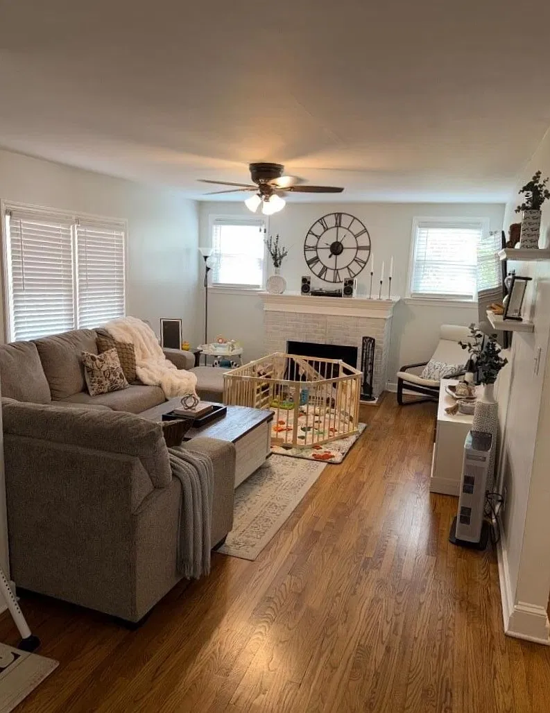 2 bed, 2200 sqft, $3,300 — Photo 2