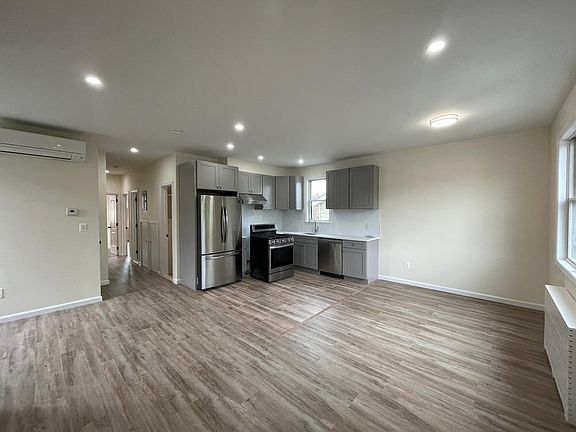 5th image of 23 Mary St #2