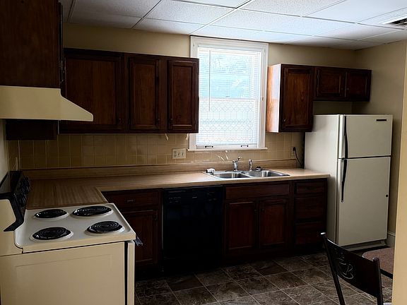 4th image of 1010 S 3rd St #B