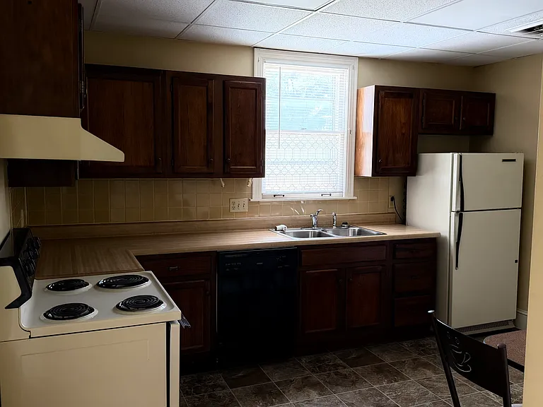 1010 S 3rd St #B — Photo 4