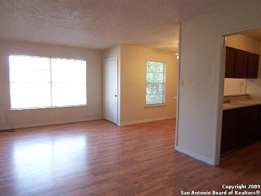 2nd image of 863 E Sunshine Dr