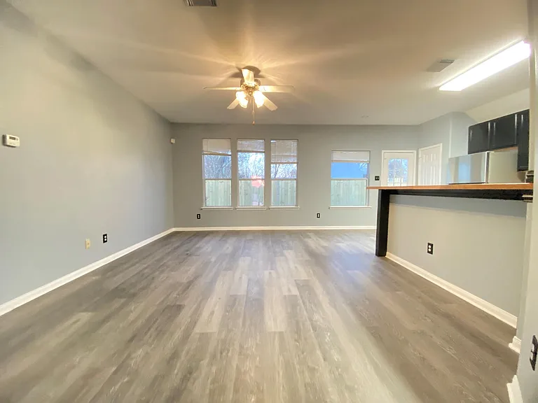 4031 Raspberry Ct — Photo 8