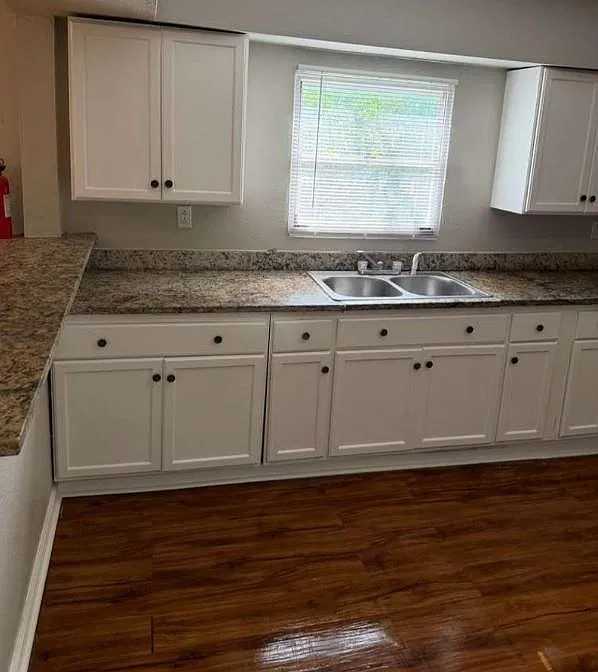 4 bed, 2.0 bath, 1946 sqft, $1,800 — Photo 3