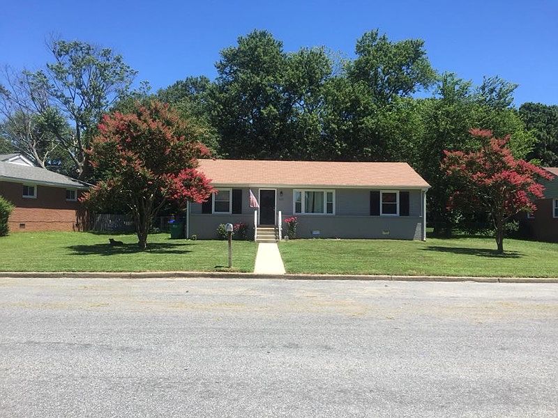 1st image of 717 Faye St