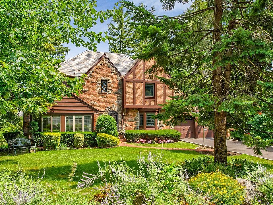 7 Chapel Rd, Manhasset, NY 11030 Zillow