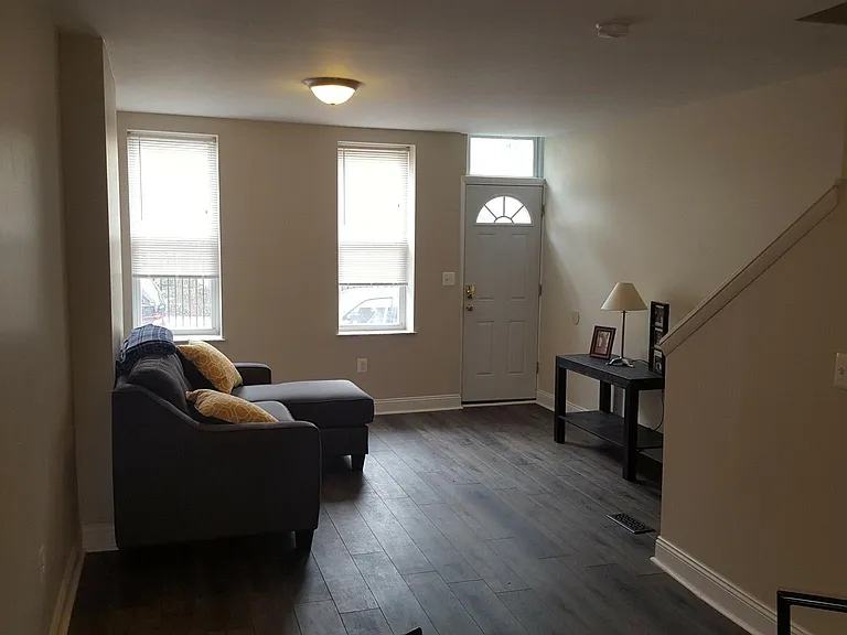 3415 Mount Vernon St — Photo 3