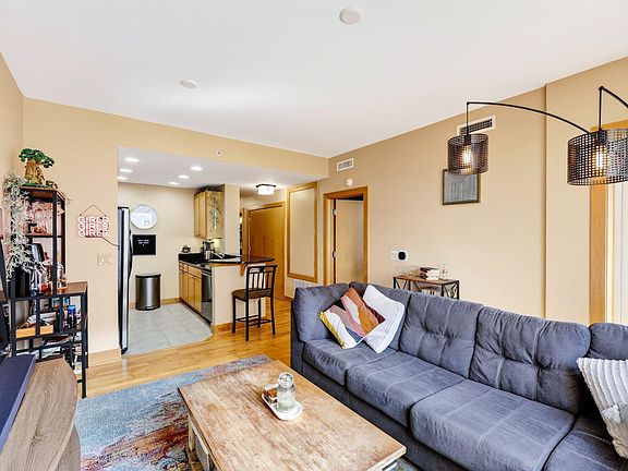3rd image of 333 W Mifflin St Unit 1057