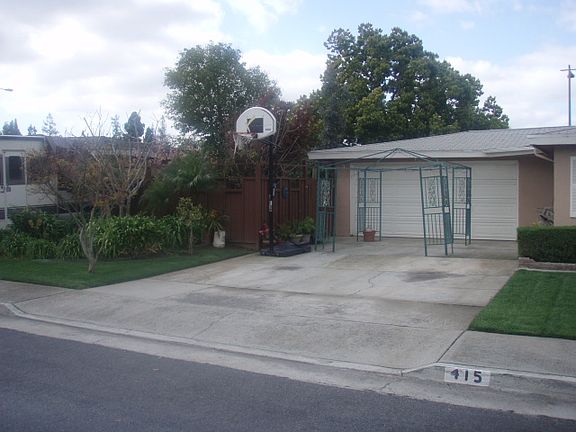 3rd image of 415 Hodges Ave