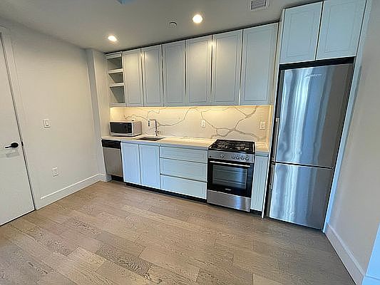 3rd image of 557 4th Ave #208