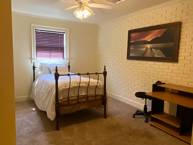 1321 W Saint Mary Blvd — Photo 12