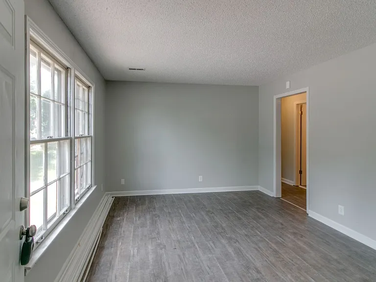 Bennett Dr - 103 — Photo 2