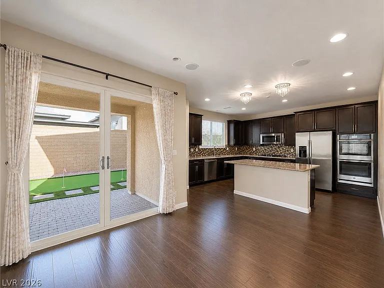 141 Neverland Ave — Photo 14