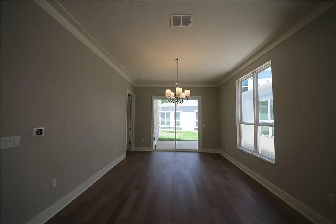 3 bed, 2.5 bath, 2035 sqft, $2,450 — Photo 4