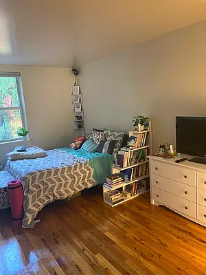 Rented by City Connections Realty | media 6