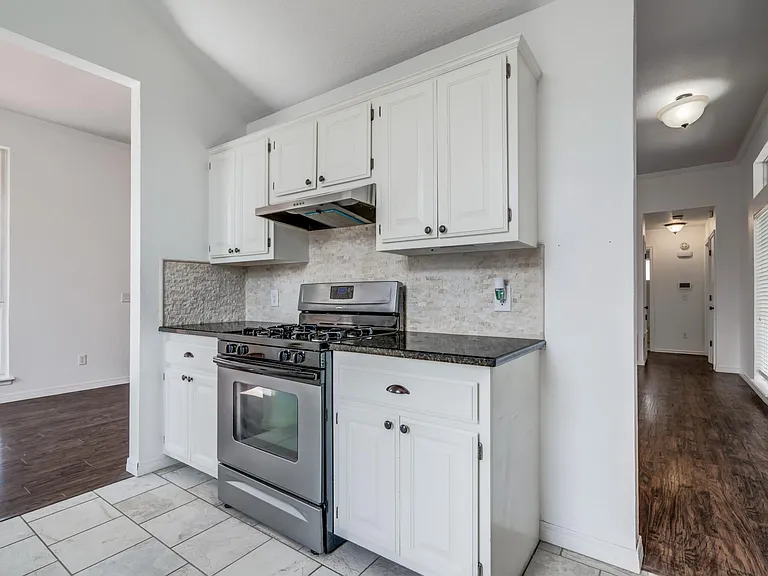 1812 Pebble Creek Blvd — Photo 16