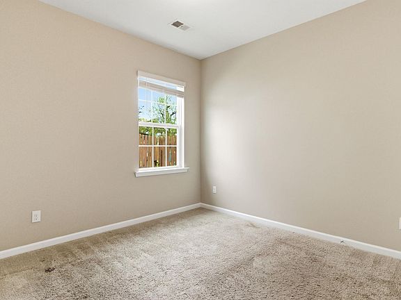 5th image of 516 Craftsman Ln
