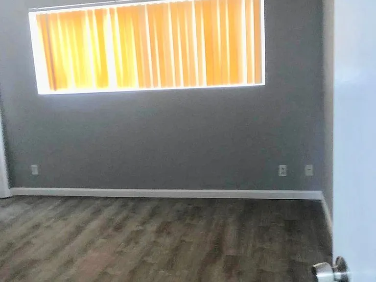 324 S Saint Andrews Pl — Photo 8