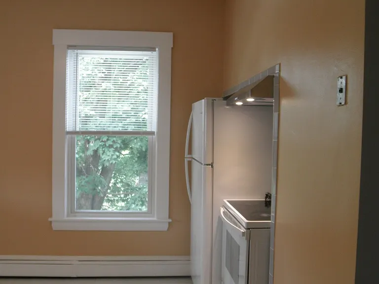 127 Brown St #3 — Photo 9