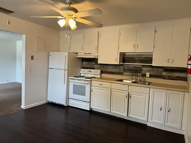 2075 Howell Branch Rd #101 — Photo 8