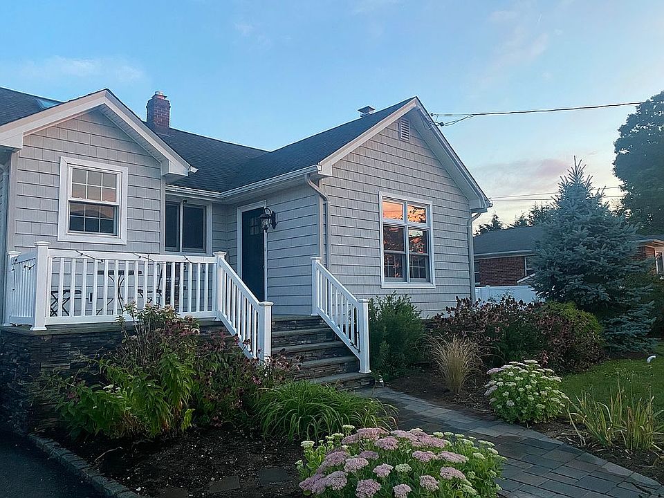 2nd image of 105 Claxton Ave