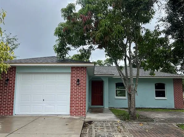 1719 24th St E, Palmetto, FL 34221