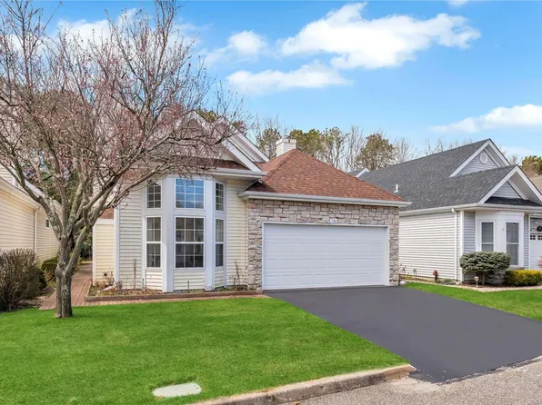 536 Leisure Drive #0, Ridge, NY 11961