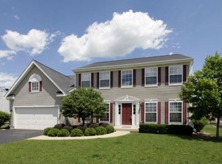 802 S Sparkle Ct, Oswego, IL 60543