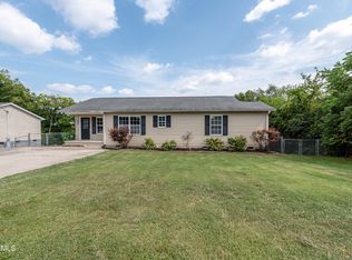 422 Landau Dr, Maryville, TN 37801