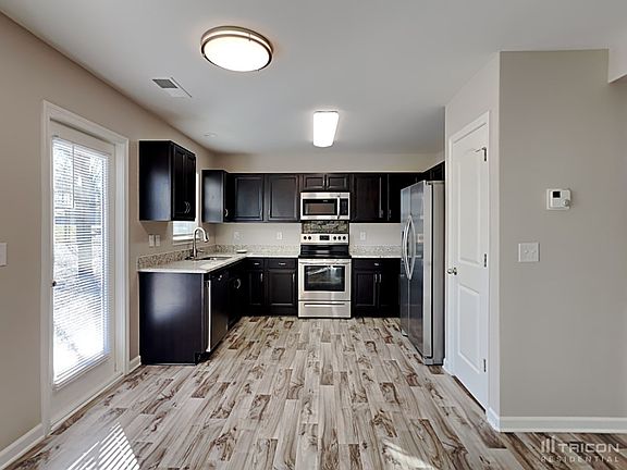 4th image of 202 Churchill Dr