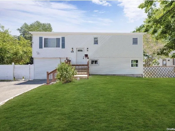 60 Noble Street, Brentwood, NY 11717