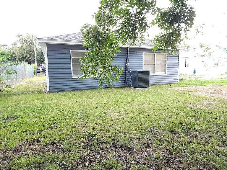 6301 Anderson St — Photo 20