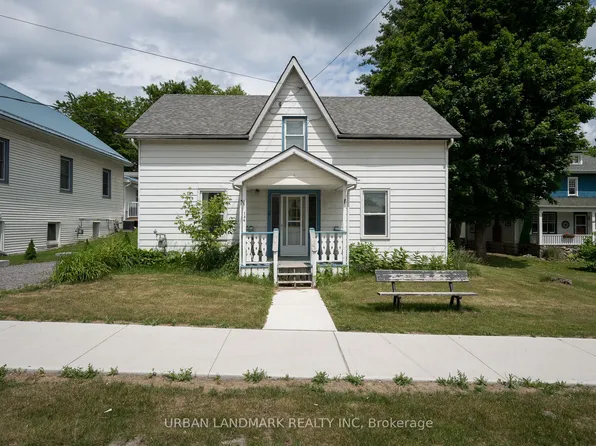 136 Saint Lawrence St E, Centre Hastings, ON K0K 2K0