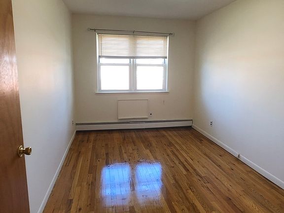 4th image of 21-17 33rd Ave #3