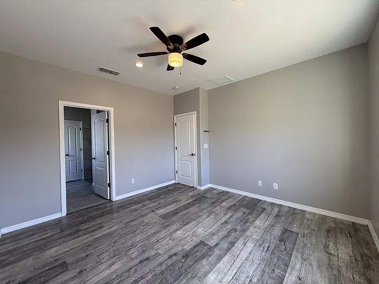 1530 Jose Ave — Photo 14
