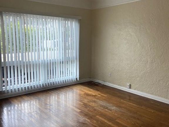 3rd image of 1269 S Citrus Ave APT 3