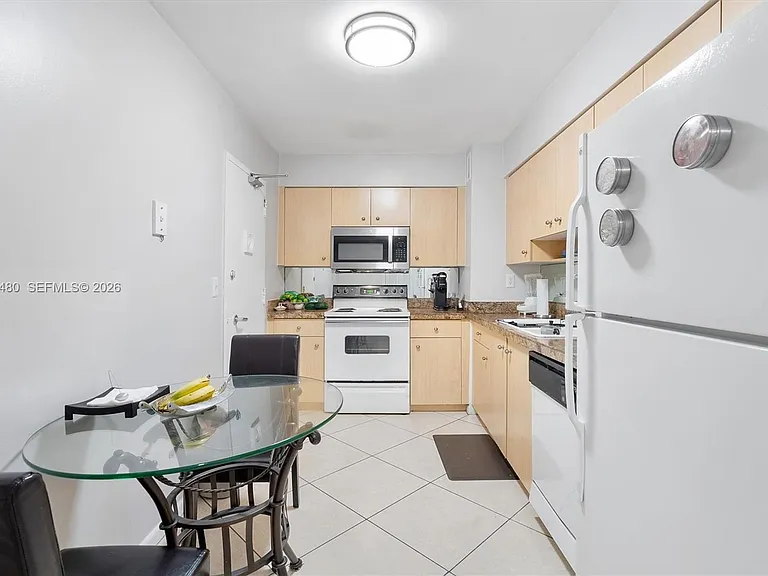 9195 Collins Ave #309 — Photo 8