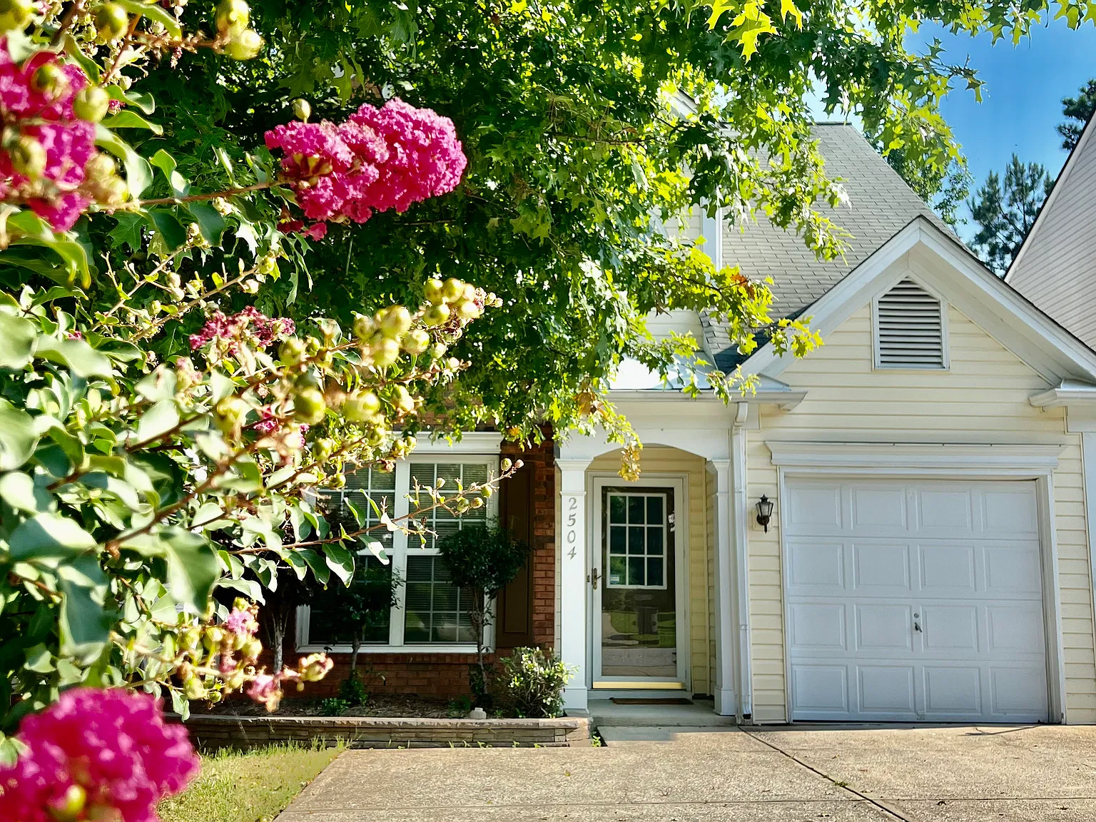 3 bed, 2.5 bath, 1468 sqft, $2,590 — Photo 1