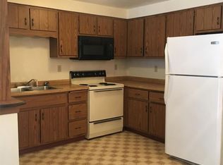 465 Laverne Dr APT 8, Green Bay, WI 54311