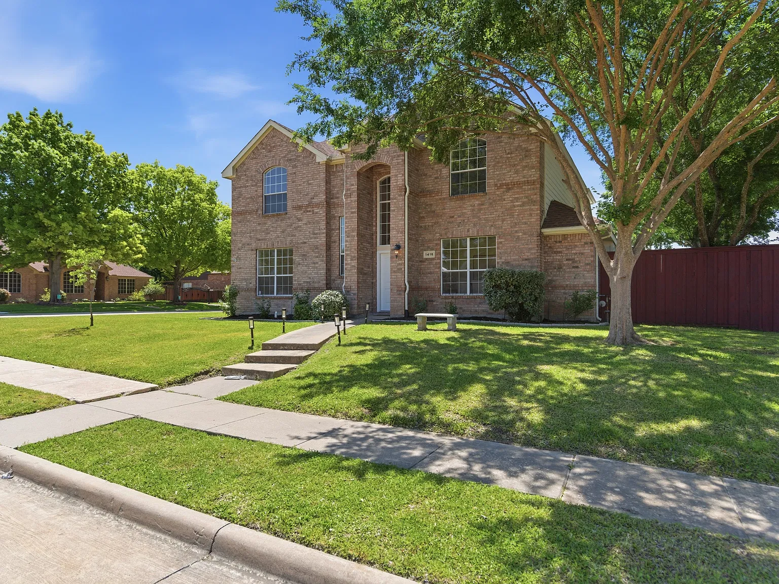 4 bed, 2750 sqft, $3,400 — Photo 2