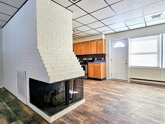 5th image of 110 Stanley Ave