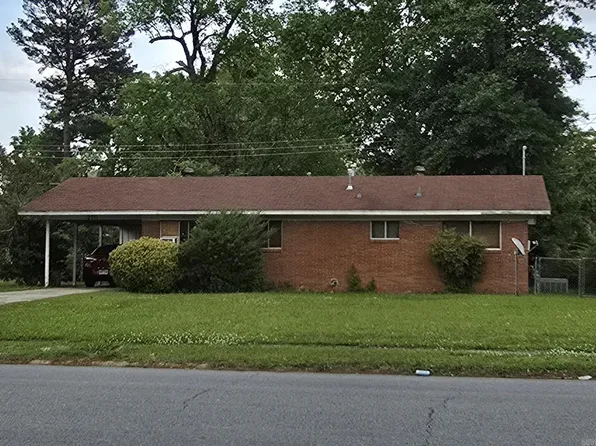 2711 S Bay St, Pine Bluff, AR 71603