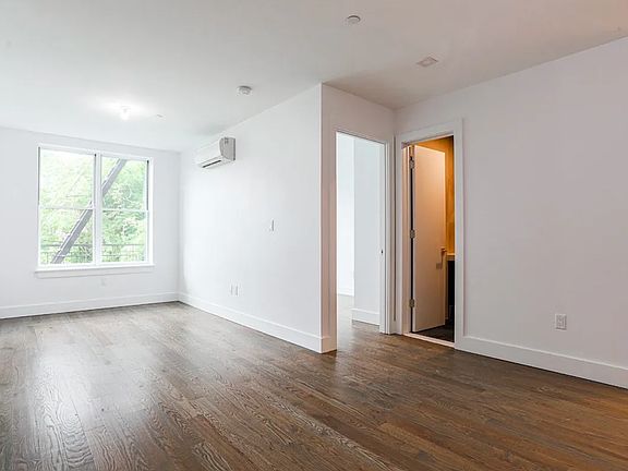 3rd image of 224 Hawthorne St #4F