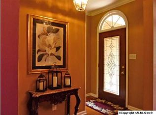 2710 King Arthur Ct SW, Decatur, AL 35603