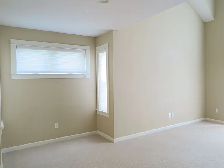 10267 NW Alder Grove Ln — Photo 6