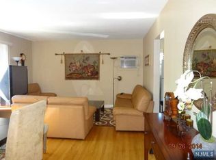 575 Art Ln, Ridgefield, NJ 07657