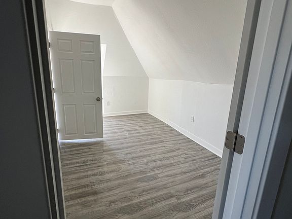 4th image of 3902 Elm St APT 3
