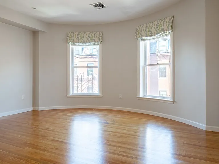 15 Marlborough St #4 — Photo 17