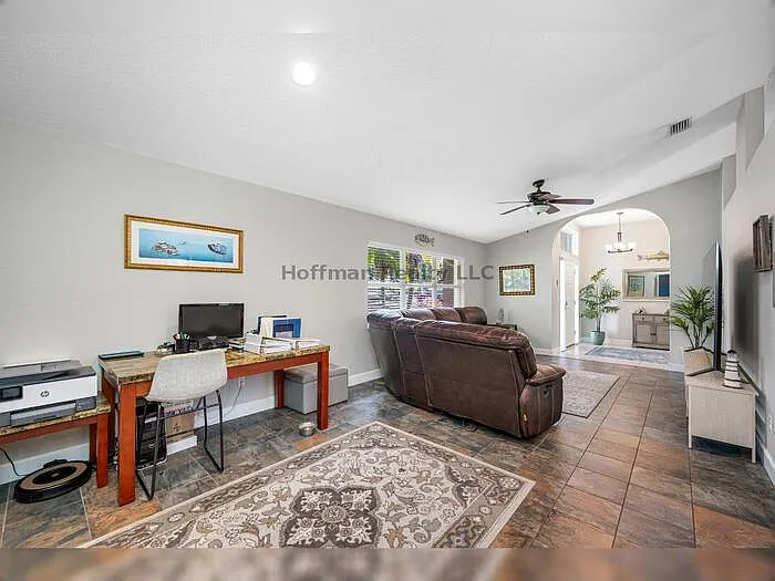 1632 Windsor Pl — Photo 8
