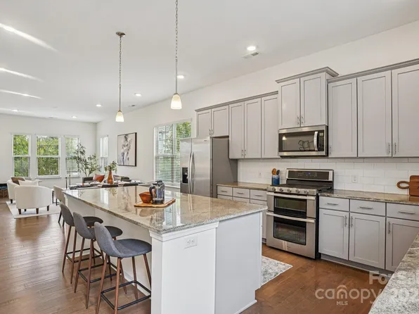 1150 Doveridge St, Charlotte, NC 28273