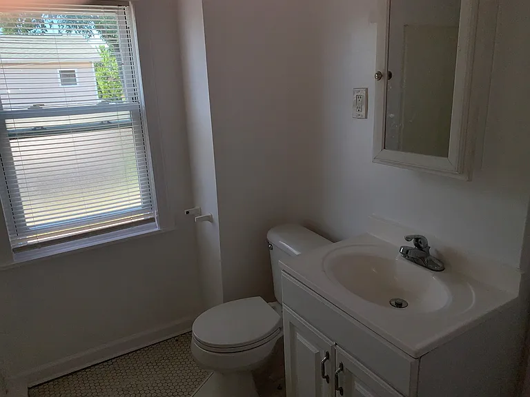 24307 Lexington Ave — Photo 18